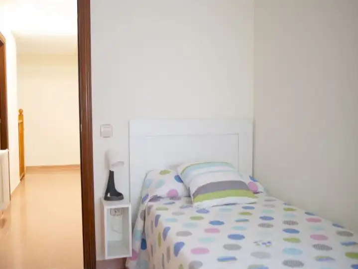 Room in Avinguda de l'Alcora, 164, Estación - Universidad Bedroom of Flat for share in Castellón de la Plana / Castelló de la Plana with Heating, Terrace and Furnished
