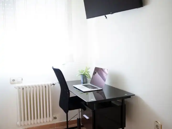 Room in Avinguda de l'Alcora, 164, Estación - Universidad Flat for share in Castellón de la Plana / Castelló de la Plana with Heating, Terrace and Furnished