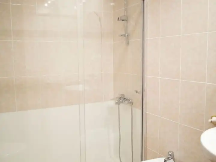 Room in Avinguda de l'Alcora, 164, Estación - Universidad Bathroom of Flat for share in Castellón de la Plana / Castelló de la Plana with Heating, Terrace and Furnished