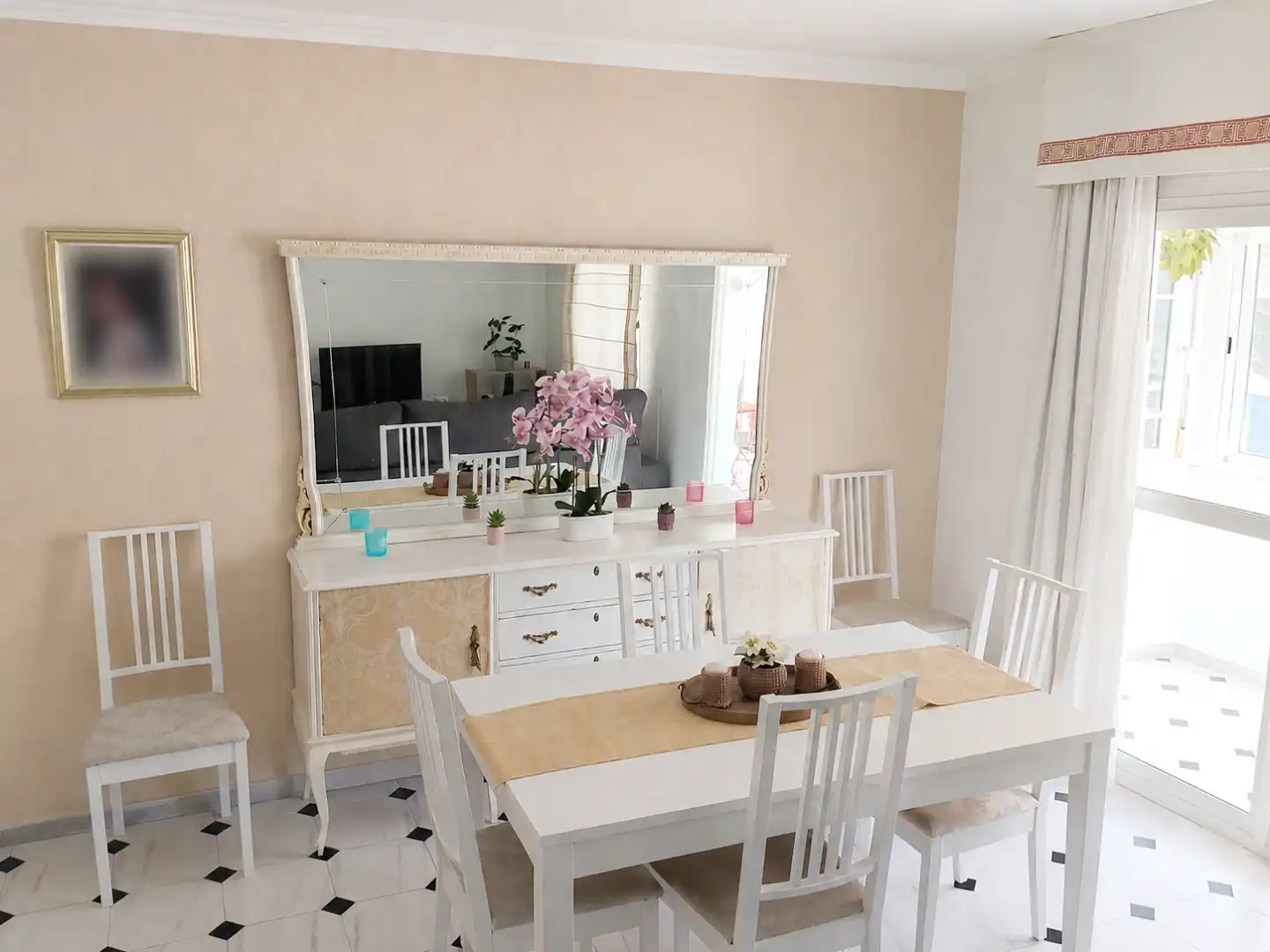 Piso en venta en Calle Santiago, 89, San Luis Comedor de Piso en venta en Almería Capital con Aire acondicionado, Terraza y Balcón