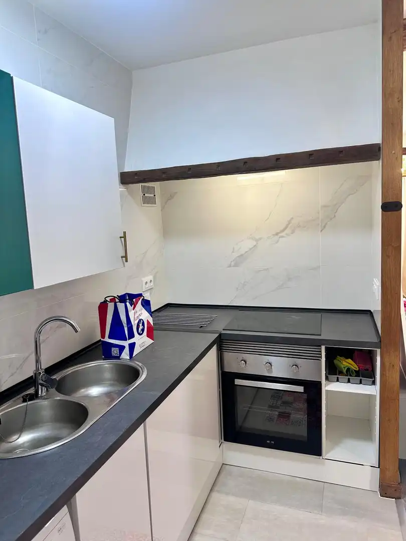 Flat for sale in Praza Maior, 1, Casco Viejo Kitchen of Flat for sale in Ourense Capital with Heating, Storage room and Furnished