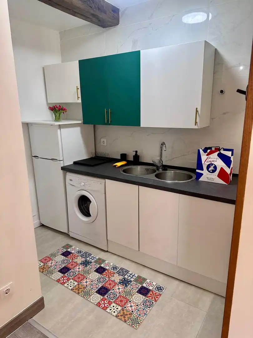 Flat for sale in Praza Maior, 1, Casco Viejo Kitchen of Flat for sale in Ourense Capital with Heating, Storage room and Furnished