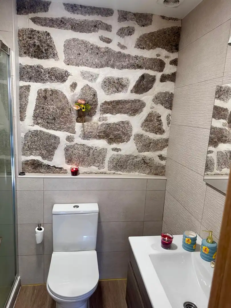 Flat for sale in Praza Maior, 1, Casco Viejo Bathroom of Flat for sale in Ourense Capital with Heating, Storage room and Furnished