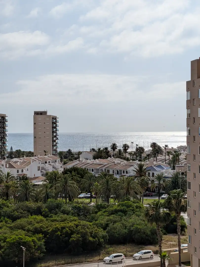 Außenansicht von Wohnung zum Verkauf in La Manga del Mar Menor mit Klimaanlage, Terrasse und Schwimmbad