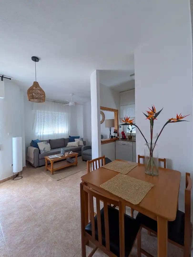 Wohnzimmer von Wohnung zum Verkauf in La Manga del Mar Menor mit Klimaanlage, Terrasse und Schwimmbad