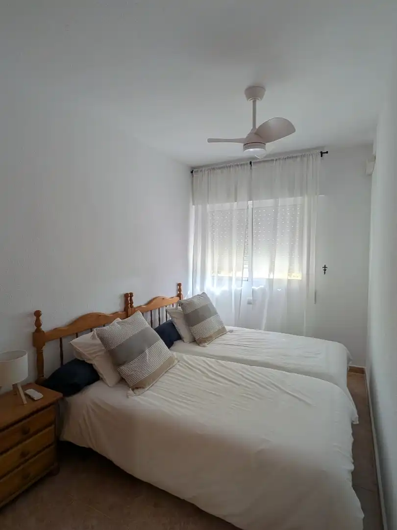 Schlafzimmer von Wohnung zum Verkauf in La Manga del Mar Menor mit Klimaanlage, Terrasse und Schwimmbad
