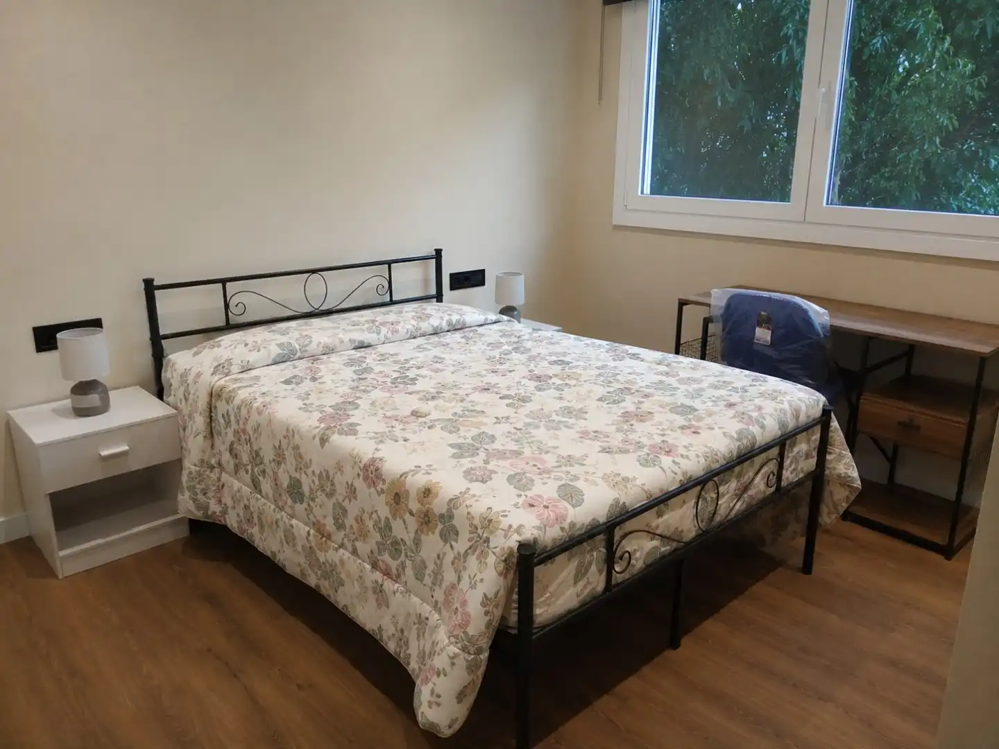 Habitació a Rúa Angel Llanos, 1, As Travesas - Balaídos Dormitori de Pis per a compartir en Vigo amb Aire condicionat, Calefacció i Parquet
