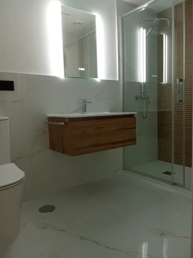Habitació a Rúa Angel Llanos, 1, As Travesas - Balaídos Bany de Pis per a compartir en Vigo amb Aire condicionat, Calefacció i Parquet