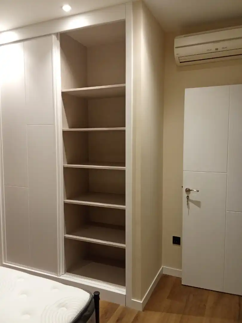Habitació a Rúa Angel Llanos, 1, As Travesas - Balaídos Dormitori de Pis per a compartir en Vigo amb Aire condicionat, Calefacció i Parquet