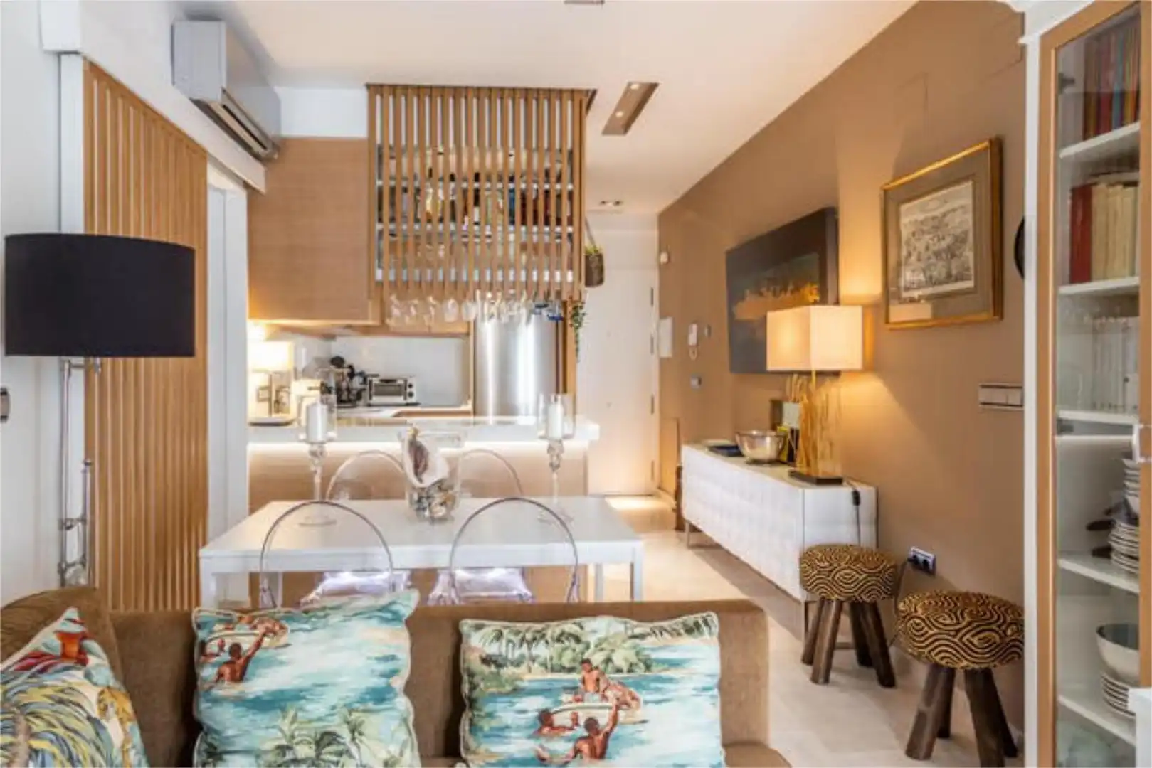 Apartamento de alquiler en La Caleta - La Viña Comedor de Apartamento de alquiler en Cádiz Capital