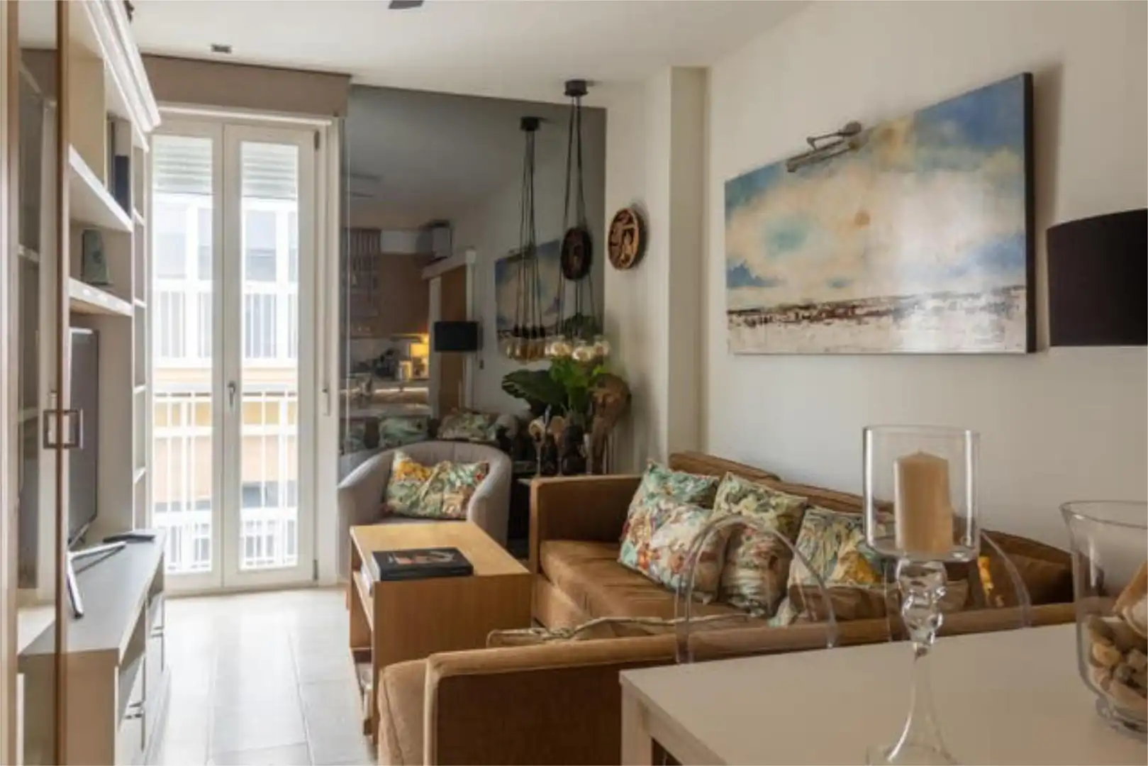 Apartamento de alquiler en La Caleta - La Viña Sala de estar de Apartamento de alquiler en Cádiz Capital