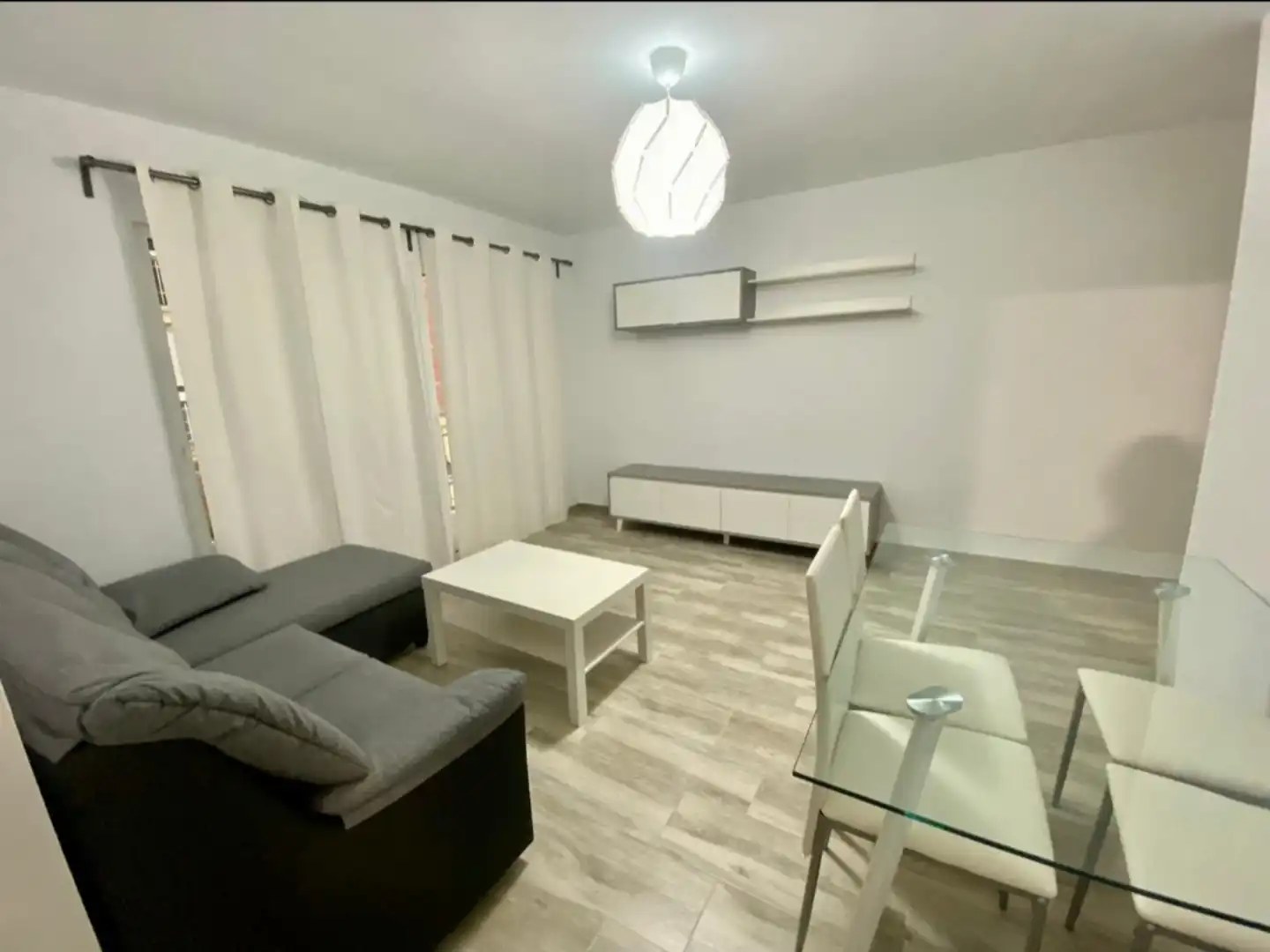Wohnung zur Miete in Calle Rafaela, 19, Los Castillejos - La Trinidad Wohnung zur Miete in Calle Rafaela, 19, Los Castillejos - La Trinidad