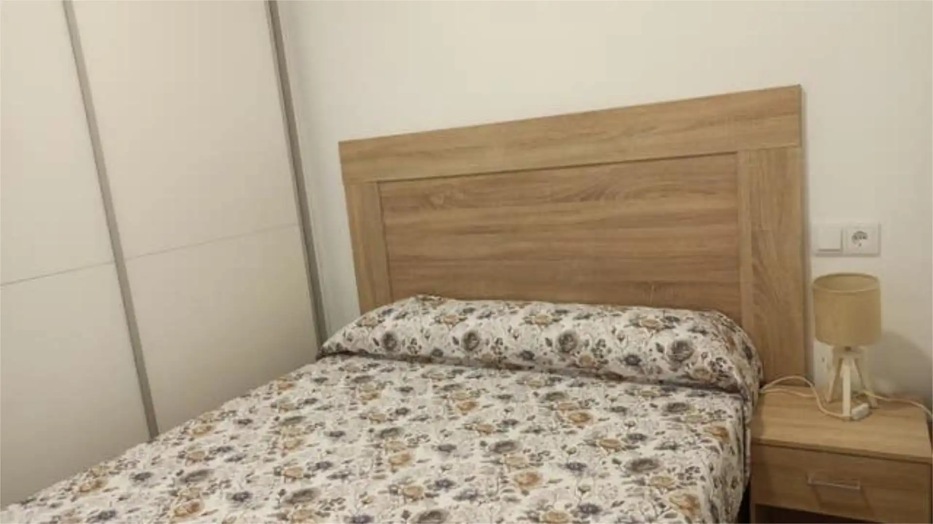Habitación de Piso de alquiler en Linares con Amueblado