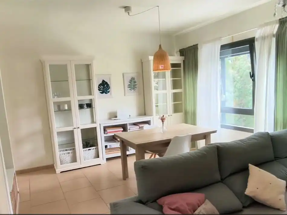 Casa adosada de alquiler en Músico José Antonio Ramos, 5, Los Portales - Visvique Sala de estar de Casa adosada de alquiler en Arucas con Jardín privado, Parquet y Terraza