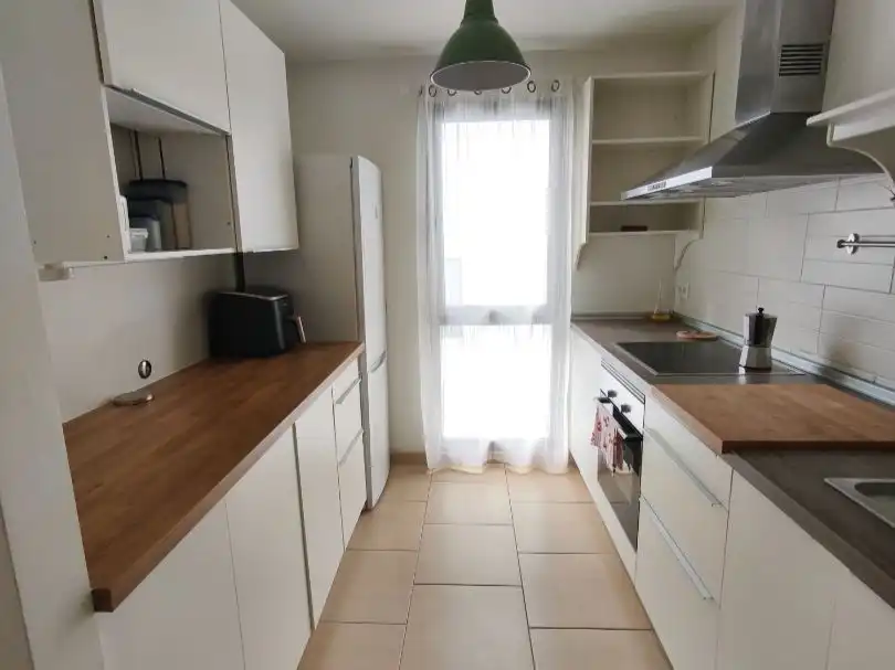 Casa adosada de alquiler en Músico José Antonio Ramos, 5, Los Portales - Visvique Cocina de Casa adosada de alquiler en Arucas con Jardín privado, Parquet y Terraza