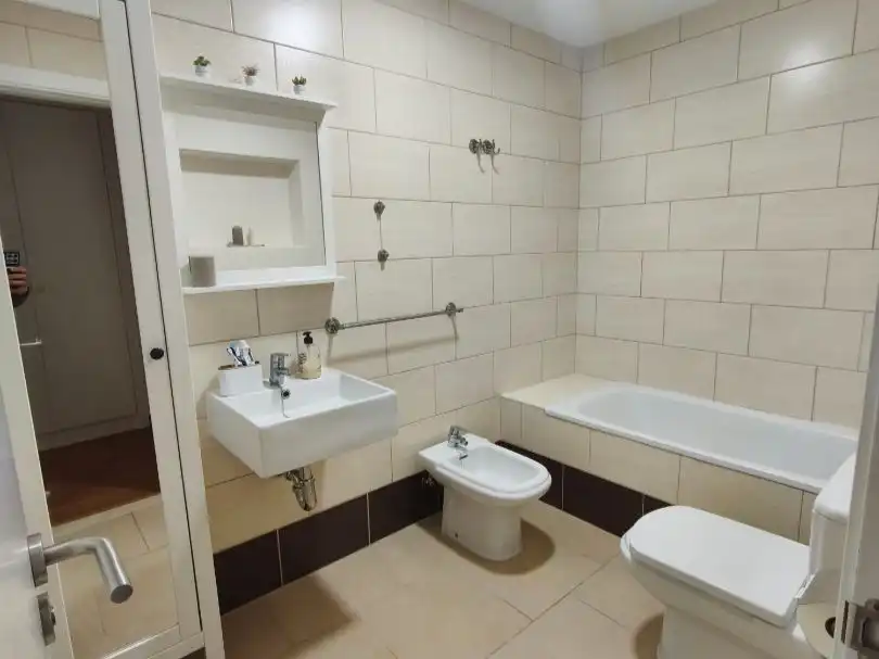 Casa adosada de alquiler en Músico José Antonio Ramos, 5, Los Portales - Visvique Baño de Casa adosada de alquiler en Arucas con Jardín privado, Parquet y Terraza