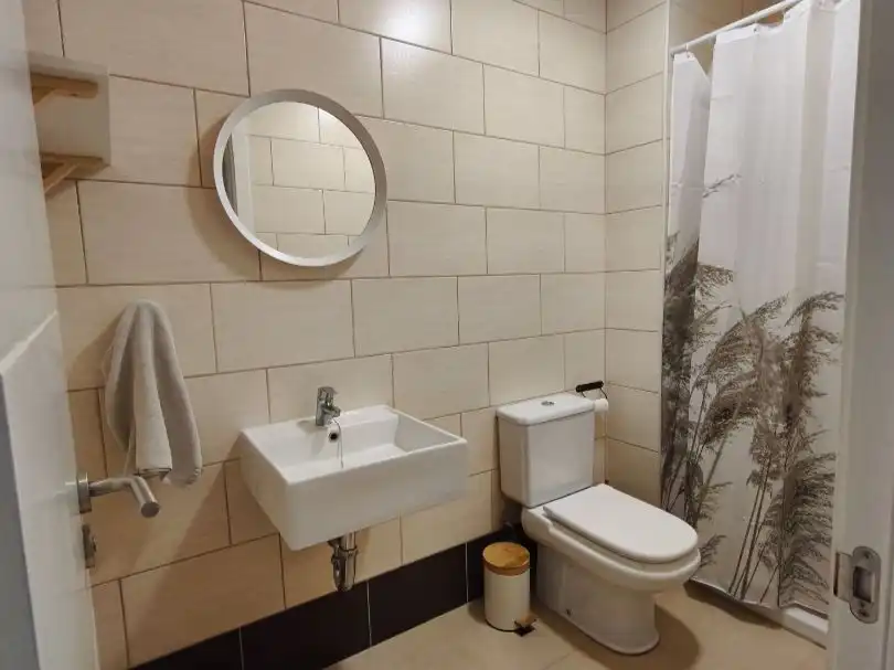 Casa adosada de alquiler en Músico José Antonio Ramos, 5, Los Portales - Visvique Baño de Casa adosada de alquiler en Arucas con Jardín privado, Parquet y Terraza