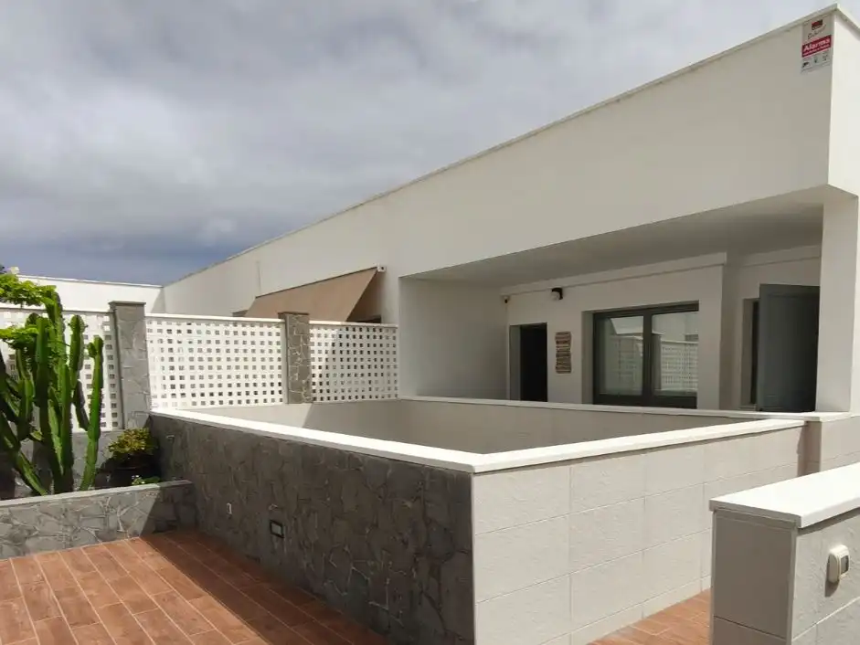 Casa adosada de alquiler en Músico José Antonio Ramos, 5, Los Portales - Visvique Terraza de Casa adosada de alquiler en Arucas con Jardín privado, Parquet y Terraza