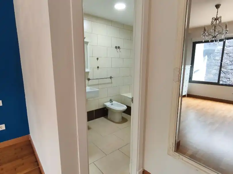 Casa adosada de alquiler en Músico José Antonio Ramos, 5, Los Portales - Visvique Baño de Casa adosada de alquiler en Arucas con Jardín privado, Parquet y Terraza