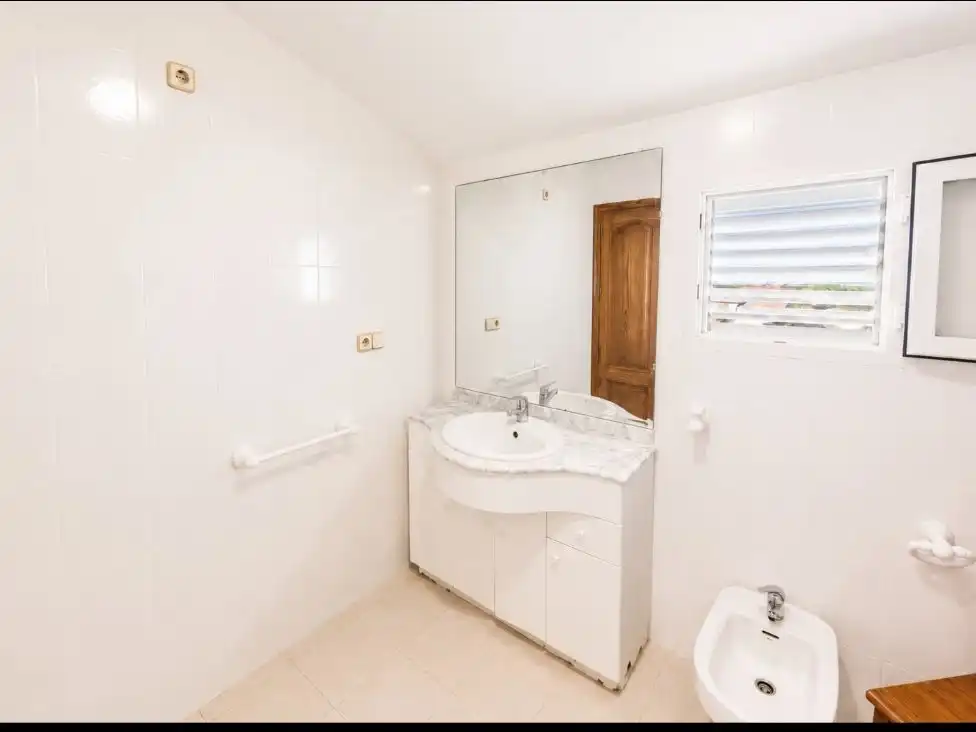 Flat for rent in Avenida de Inglaterra, 83, Los Europeos Flat for rent in Avenida de Inglaterra, 83, Los Europeos