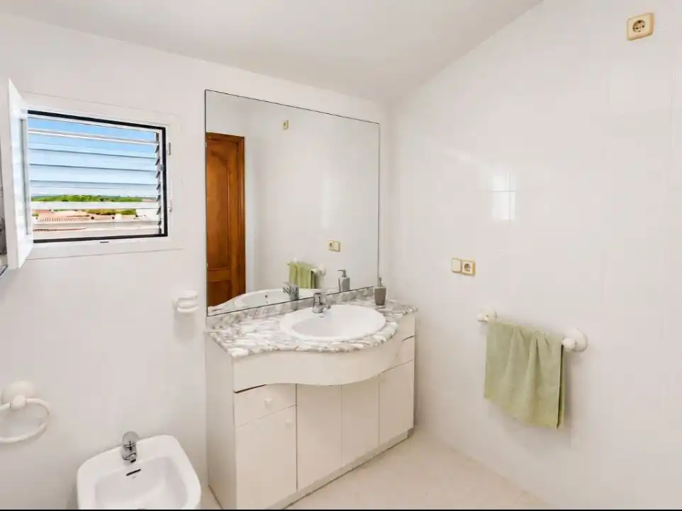 Flat for rent in Avenida de Inglaterra, 83, Los Europeos Flat for rent in Avenida de Inglaterra, 83, Los Europeos