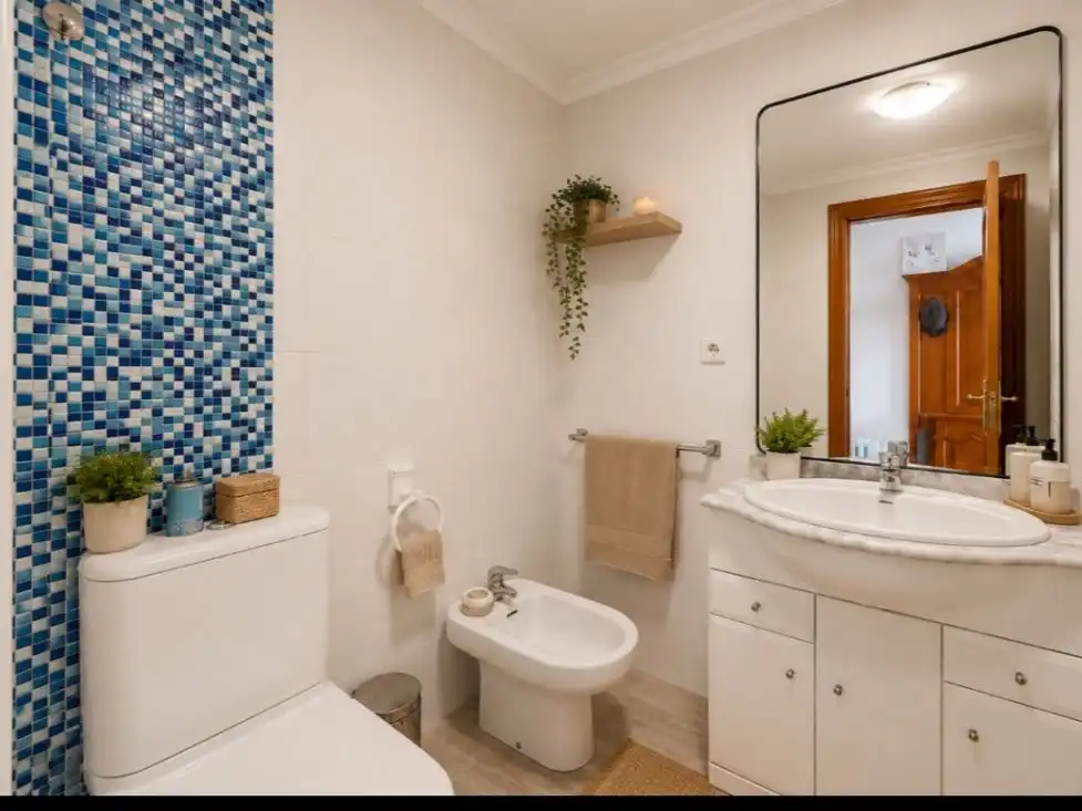 Baño de Piso en venta en Torrevieja con Aire acondicionado, Terraza y Piscina