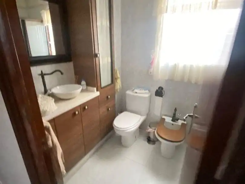 Flat for rent in Calle Nicolás Orta, 40, Isla Chica Bathroom of Flat for rent in Huelva with Air Conditioner, Heating and Furnished