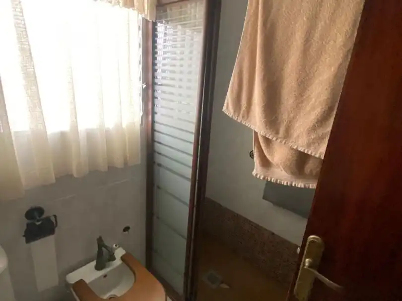 Flat for rent in Calle Nicolás Orta, 40, Isla Chica Bathroom of Flat for rent in Huelva with Air Conditioner, Heating and Furnished