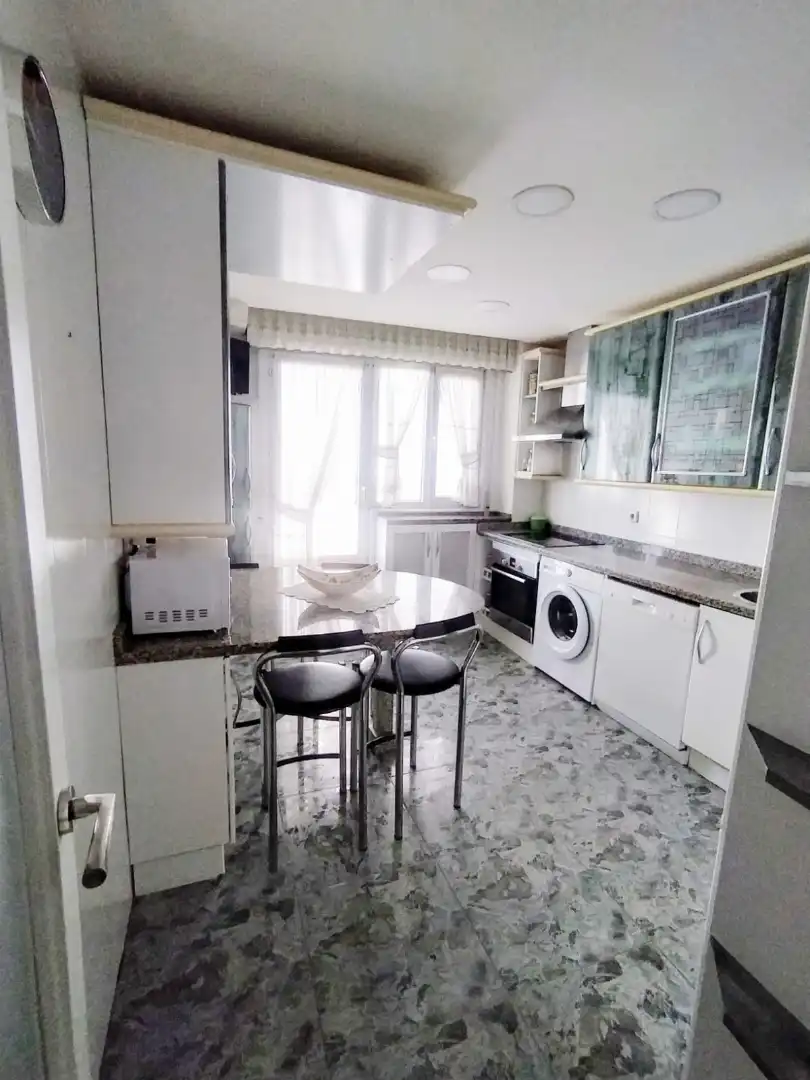 Piso en venta en Paseo Salamanca, 81, El Soto Cocina de Piso en venta en León Capital con Calefacción, Jardín privado y Parquet