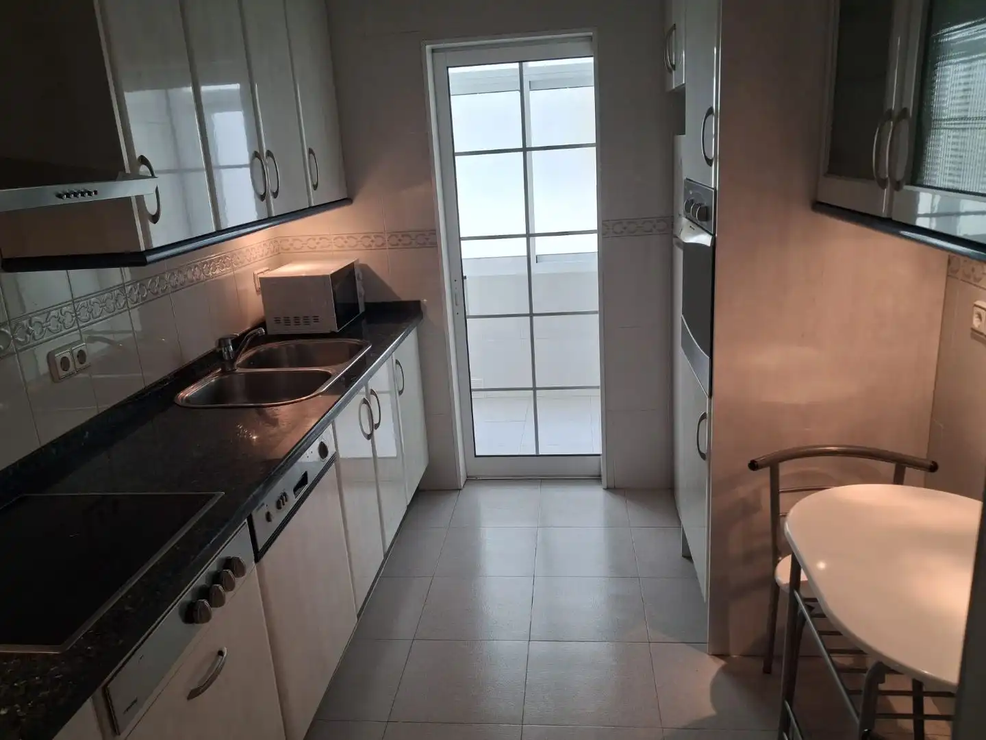 Flat for rent in Carrer de l'Alcalde Joan Bertran, 30, Ponent Kitchen of Flat for rent in Reus with Heating, Furnished and Balcony