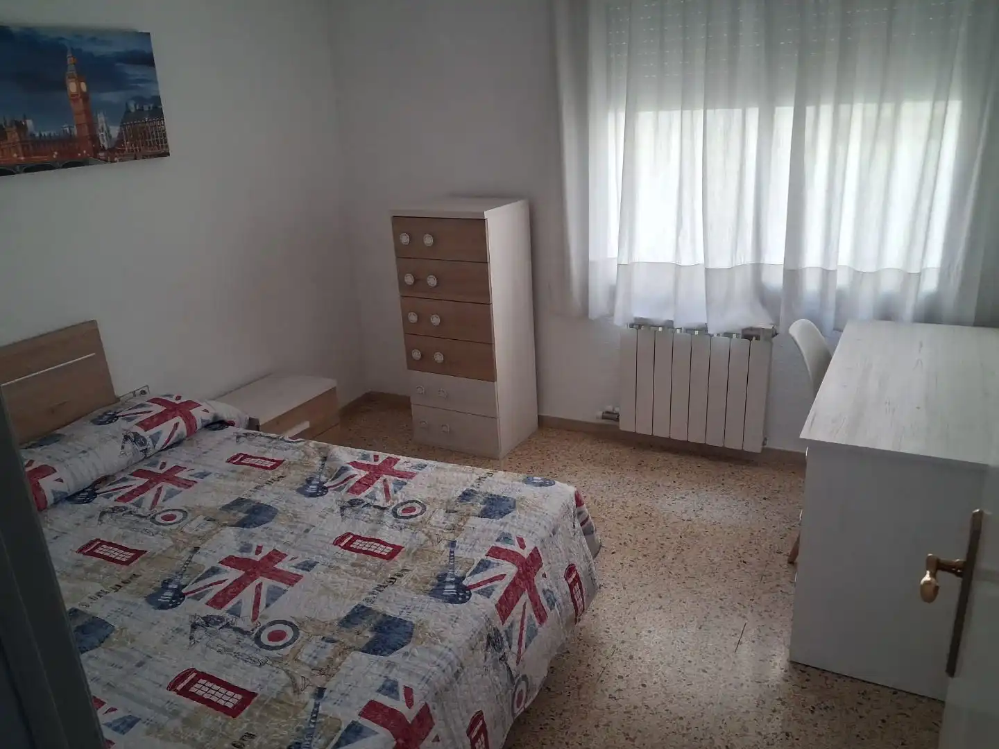 Flat for rent in Carrer de l'Alcalde Joan Bertran, 30, Ponent Bedroom of Flat for rent in Reus with Heating, Furnished and Balcony