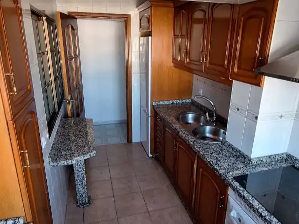 Flat for rent in Calle Algeciras, 21, Sector Sur Kitchen of Flat for rent in Córdoba with Air Conditioner and Furnished