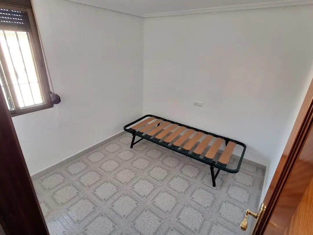 Flat for rent in Calle Algeciras, 21, Sector Sur Bedroom of Flat for rent in Córdoba with Air Conditioner and Furnished