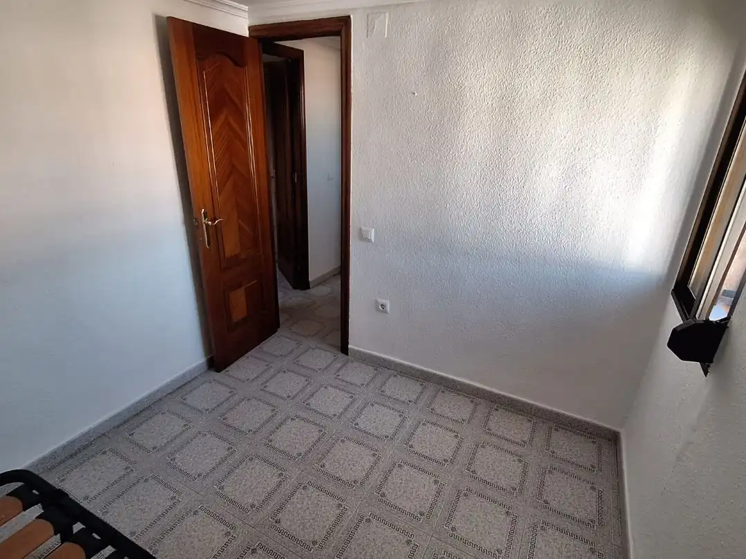 Flat for rent in Calle Algeciras, 21, Sector Sur Bedroom of Flat for rent in Córdoba with Air Conditioner and Furnished