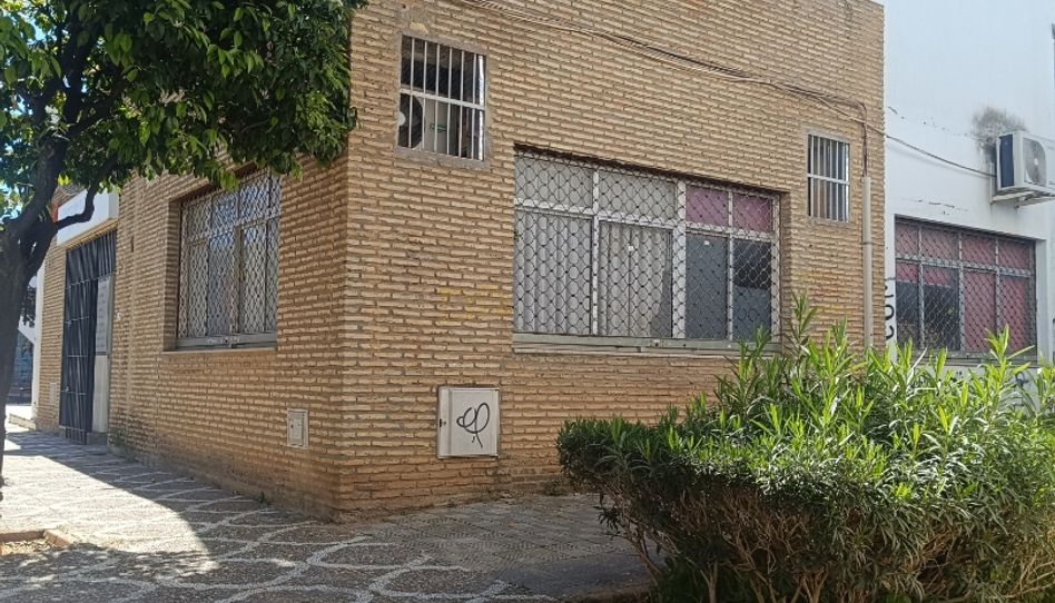 Planta baja de alquiler en Pasaje Albert Einstein, 35, Vista Azul - Consolación, Dos Hermanas - imagen 1 Foto 1 de Planta baja de alquiler en Pasaje Albert Einstein, 35, Vista Azul - Consolación, Dos Hermanas