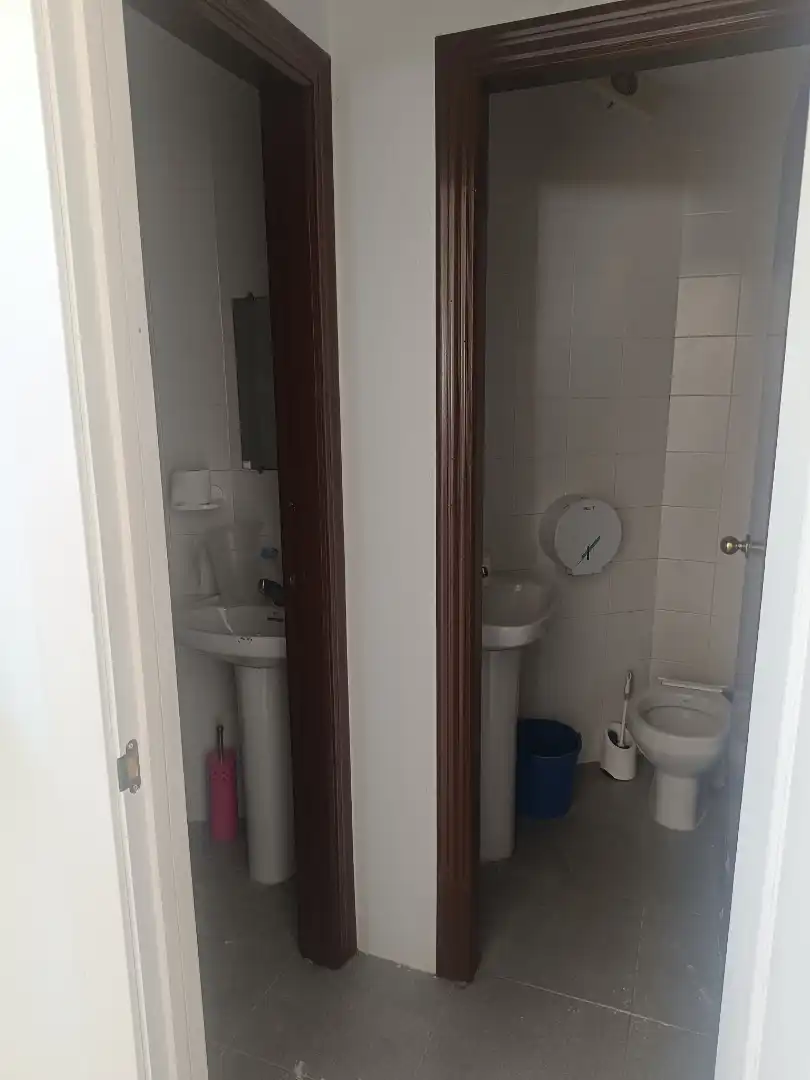 Ground floor for rent in Pasaje Albert Einstein, 35, Vista Azul - Consolación Bathroom of Ground floor for rent in Dos Hermanas with Air Conditioner