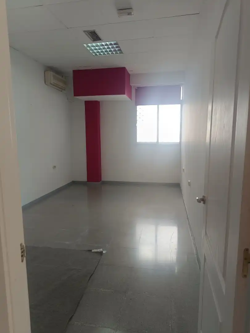 Ground floor for rent in Pasaje Albert Einstein, 35, Vista Azul - Consolación Ground floor for rent in Dos Hermanas with Air Conditioner