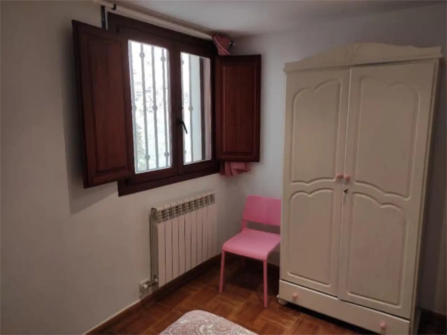 Schlafzimmer von Wohnung zur Miete in Linares de Mora