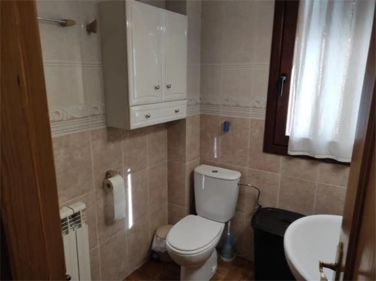 Badezimmer von Wohnung zur Miete in Linares de Mora