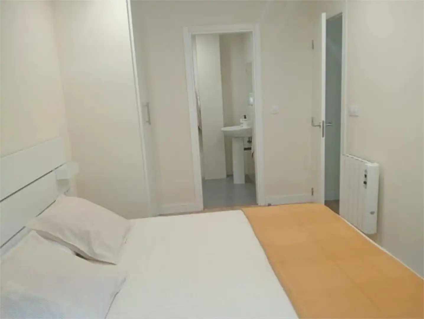 Habitación de Apartamento de alquiler en Laxe con Calefacción y Amueblado
