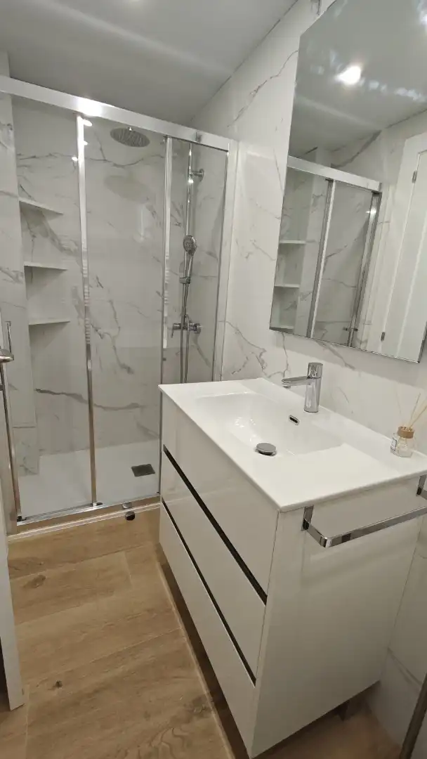 Flat for rent in Calle del Coso, 88, Paseo Independencia Bathroom of Flat for rent in Zaragoza Capital with Air Conditioner