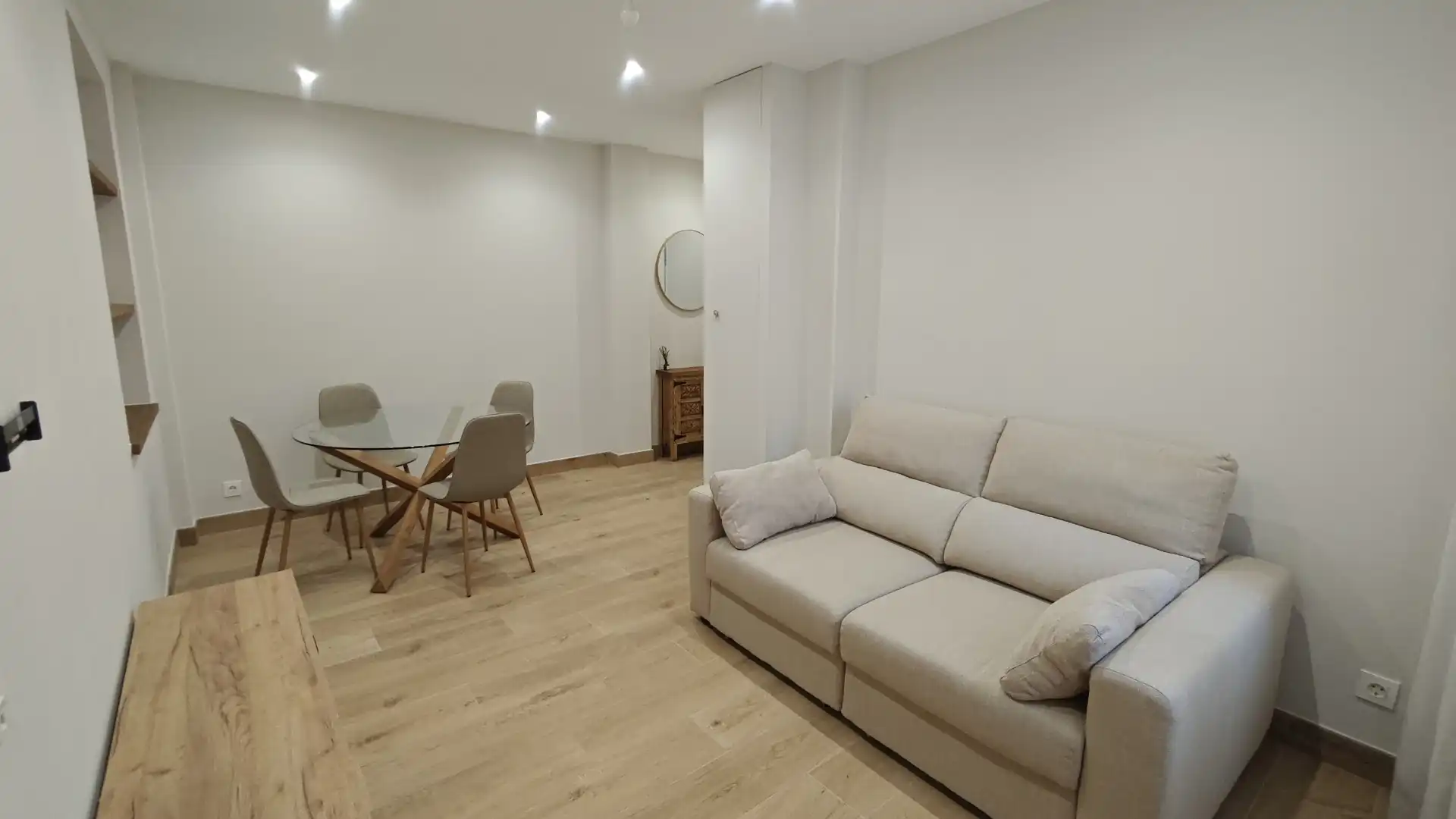 Flat for rent in Calle del Coso, 88, Paseo Independencia Living room of Flat for rent in Zaragoza Capital with Air Conditioner