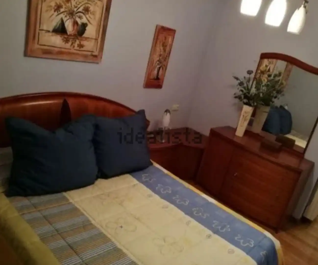 Pis de lloguer a Rua Ourense, O Barco de Valdeorras Dormitori de Pis de lloguer en O Barco de Valdeorras amb Aire condicionat, Calefacció i Parquet