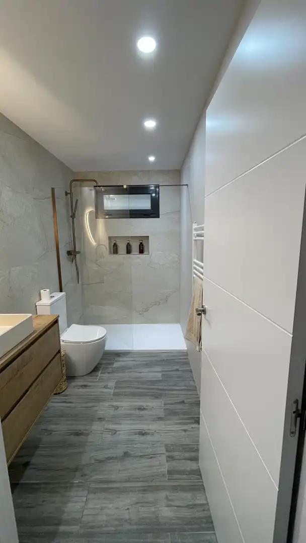 Casa o xalet en venda a Avinguda del Vallès, 18, Santa Maria de Palautordera Bany de Casa o xalet en venda en Santa Maria de Palautordera amb Aire condicionat, Terrassa i Balcó