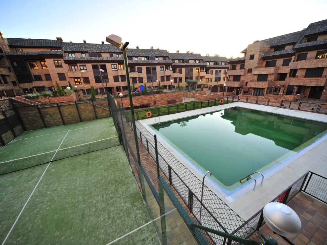 Pis en venda a Montecillo Piscina de Pis en venda en Las Rozas de Madrid amb Aire condicionat, Terrassa i Piscina