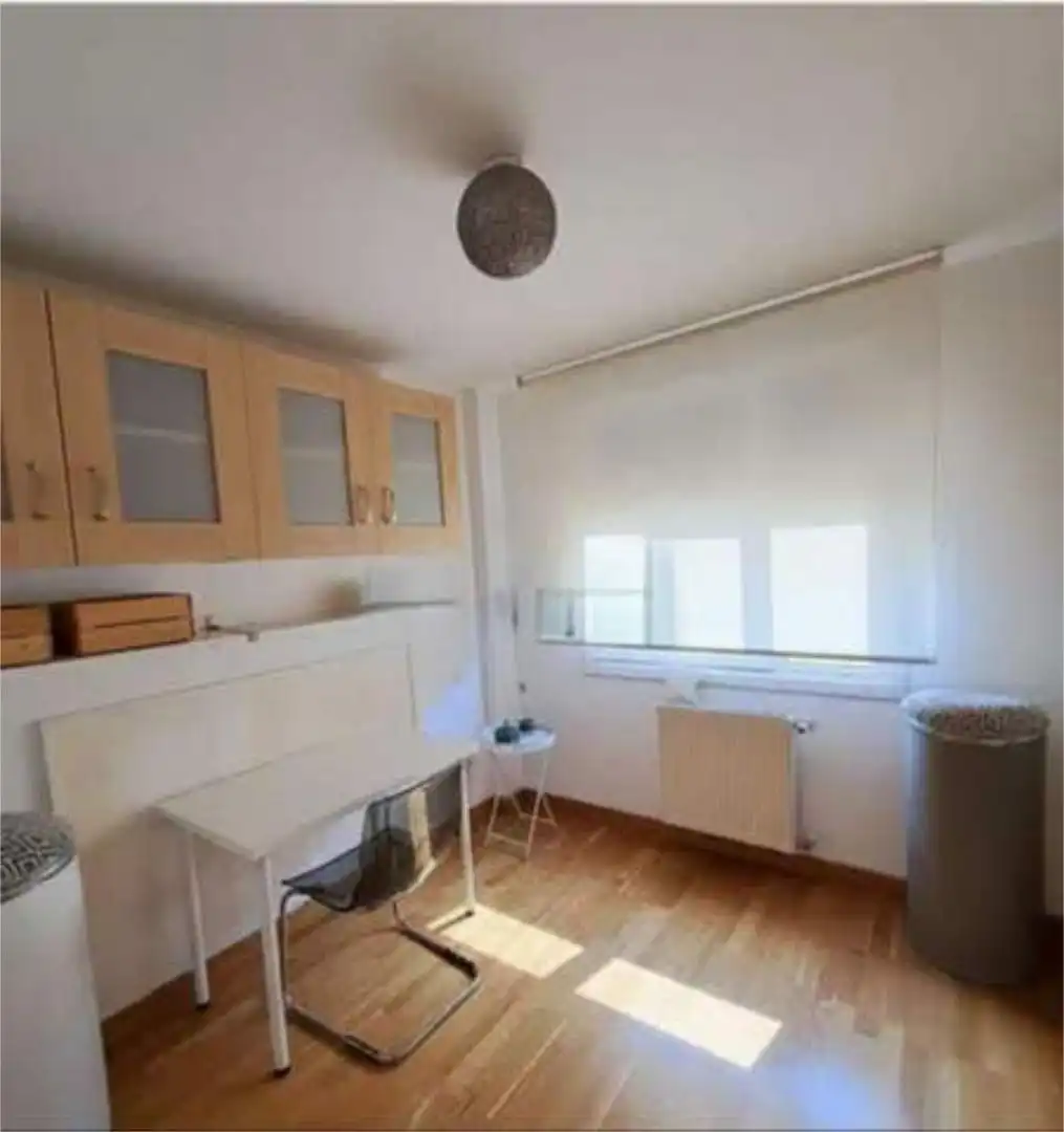 Piso en venta en Buztintxuri Habitación de Piso en venta en Pamplona / Iruña con Terraza