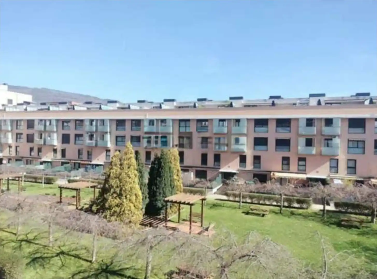 Piso en venta en Buztintxuri Vista exterior de Piso en venta en Pamplona / Iruña con Terraza