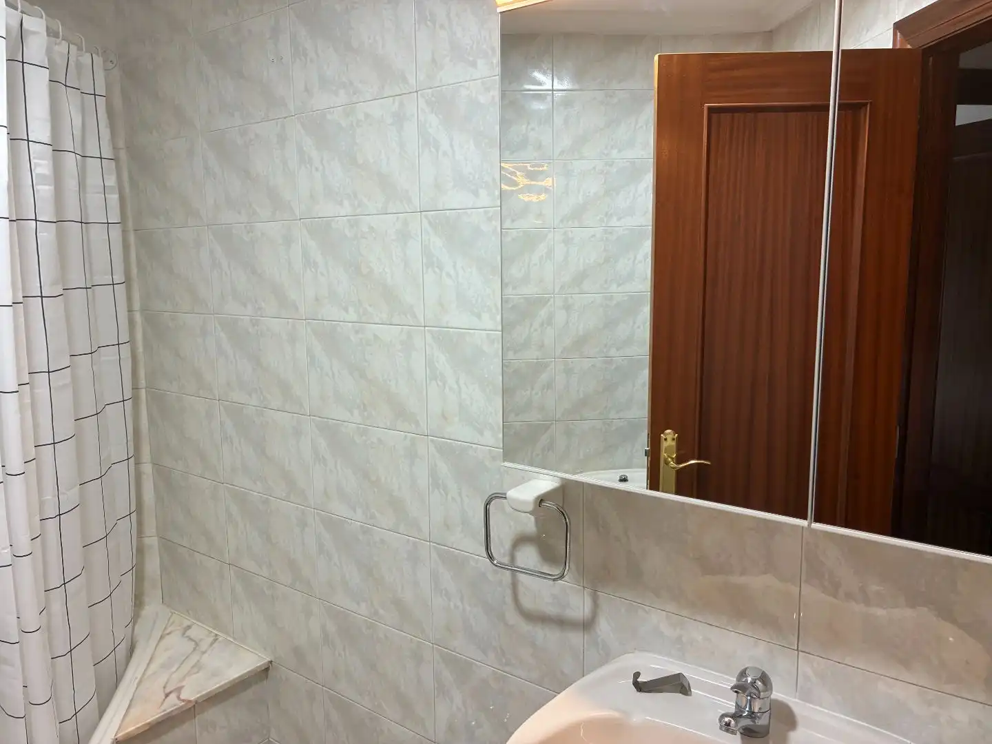 Baño de Piso de alquiler en Siero