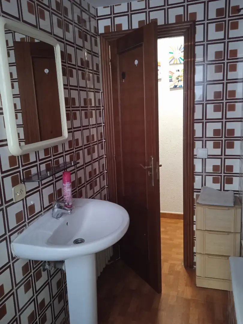 Badezimmer von Wohnung zum Verkauf in Vitoria - Gasteiz mit Terrasse und Balkon
