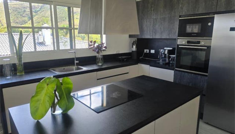 Casa adosada en venta en El Sauzal, Santa Cruz de Tenerife - imagen 1 Foto 1 de Casa adosada en venta en El Sauzal, Santa Cruz de Tenerife